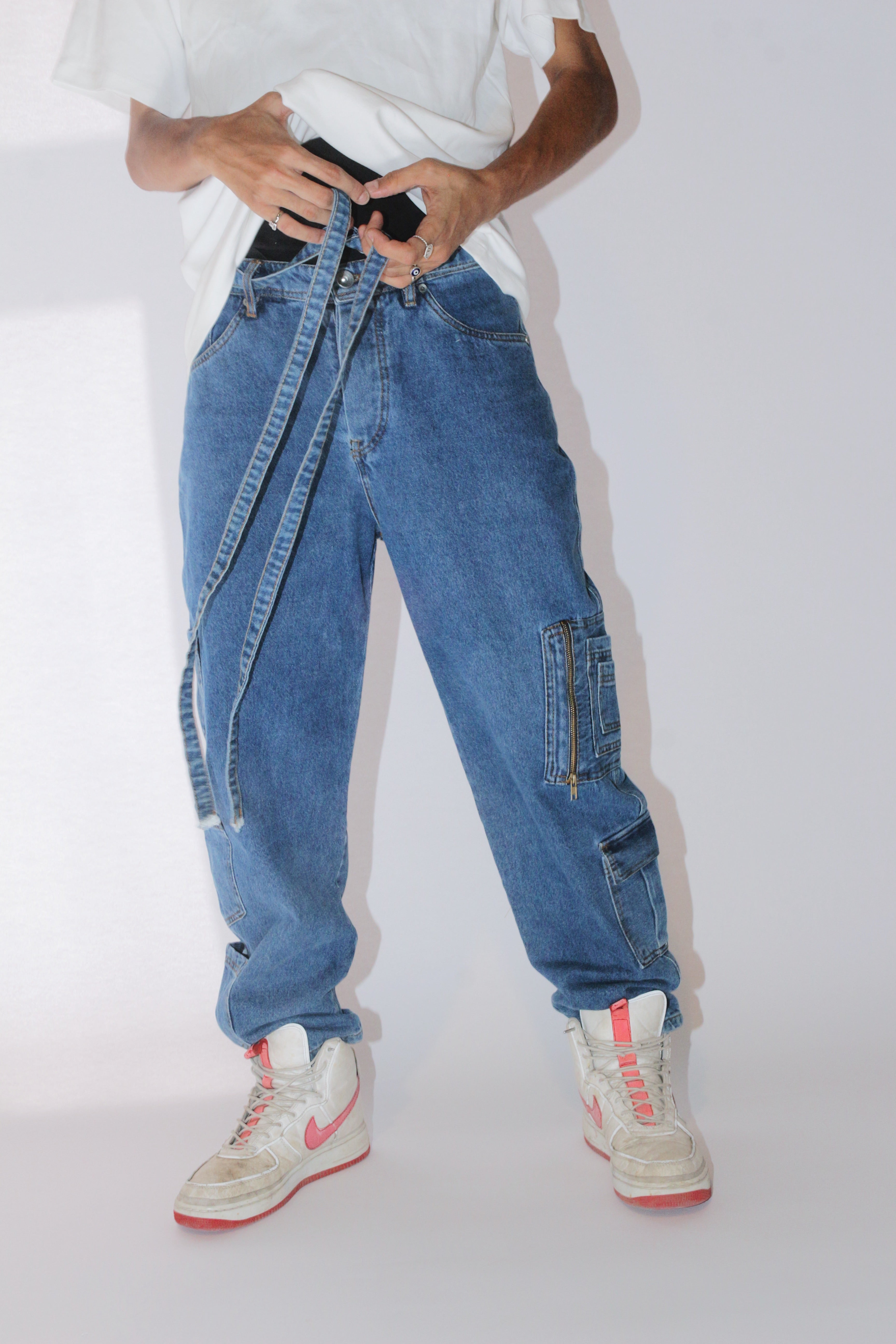 BLUE BELT JEANS